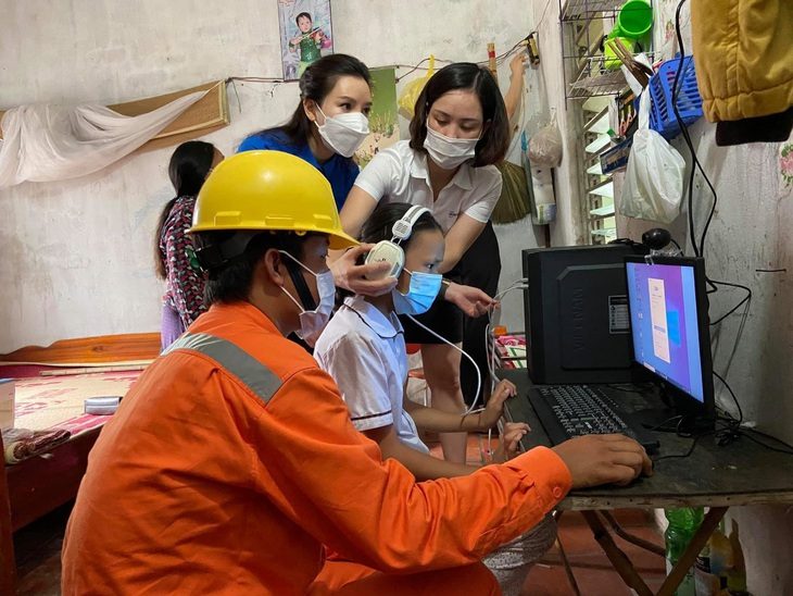 Việc áp dụng cơ cấu biểu giá bán lẻ điện cho các hộ tiêu dùng sinh hoạt từ 700kWh trở xuống khiến cho giá điện phải thanh toán không có nhiều thay đổi - Ảnh: X.TIẾN Bộ Công Thương giữ quan điểm đề xuất điều chỉnh giá điện 3 tháng/lần và dưới mức 5% sẽ do EVN quyết định - Ảnh: X.TIẾN