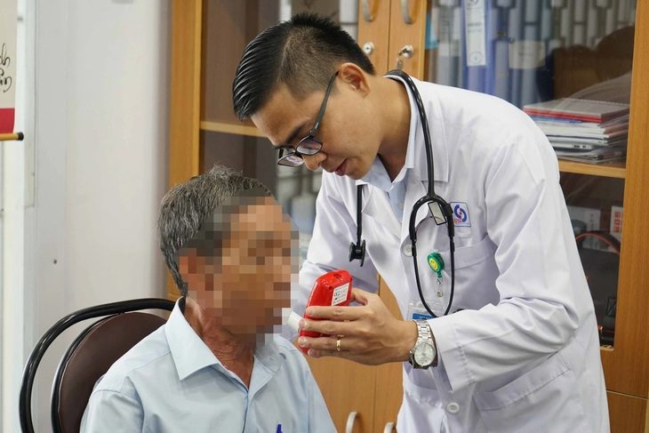 ban-sa-cai-nghien-thuoc-la-1734495332391132963870 Cai nghiện thuốc lá dễ hay khó? - Ảnh 1.