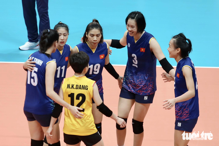 Bóng chuyền nữ Việt Nam tái hiện chiến thắng lịch sử trước Hàn Quốc - Ảnh 1. Tuyển bóng chuyền nữ Việt Nam thắng 3-2 trước Hàn Quốc - Ảnh: Đ.K.