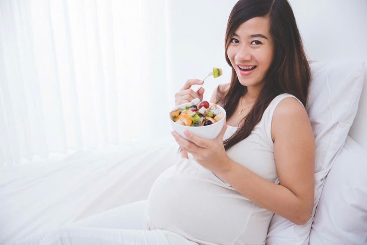 hinh-cum-1-1731916725619468288267 Các biến chứng nguy hiểm từ cúm đe dọa sức khỏe mẹ bầu và thai nhi - Ảnh 1.