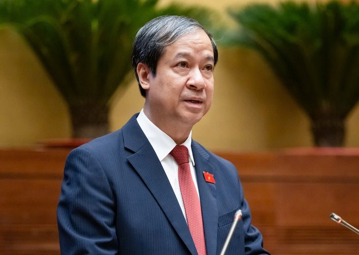 nguyen-kim-son-1731116407569353212299 Bộ trưởng Nguyễn Kim Sơn giải trình loạt đề xuất chính sách tiền lương, nghỉ hưu với nhà giáo - Ảnh 1.