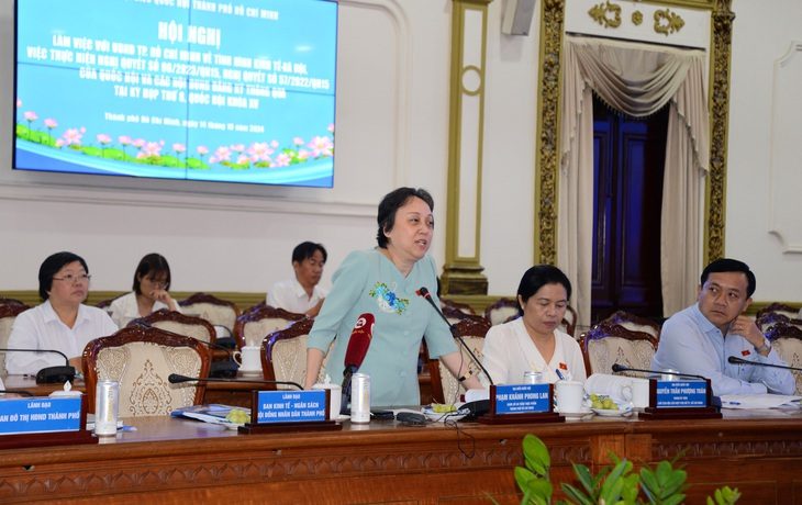 pkl-1728908800395718121944 Đại biểu Phạm Khánh Phong Lan: Bệnh nhân có bảo hiểm y tế sao vẫn phải tự mua thuốc bên ngoài? - Ảnh 1.