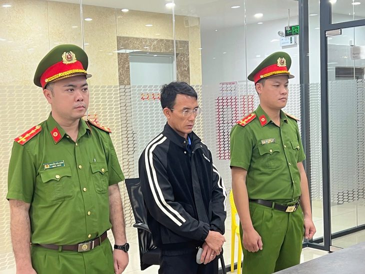 quang-ngai-lua-dao-chiem-doat-tai-san-ngan-hang-thuong-mai-pho-giam-doc-1-17329732769051111188453 Bắt phó giám đốc một ngân hàng và vợ vì lừa đảo chiếm đoạt ít nhất 61 tỉ - Ảnh 1.