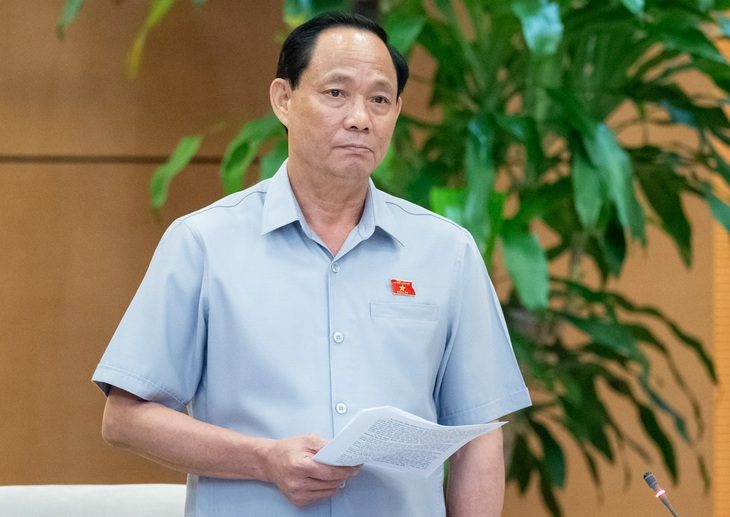 Bộ trưởng Bộ Y tế nói không thiếu thuốc nhưng người dân khám, chữa bệnh BHYT vẫn phải mua ngoài- Ảnh 1. Phó chủ tịch Quốc hội Trần Quang Phương - Ảnh: PHẠM THẮNG